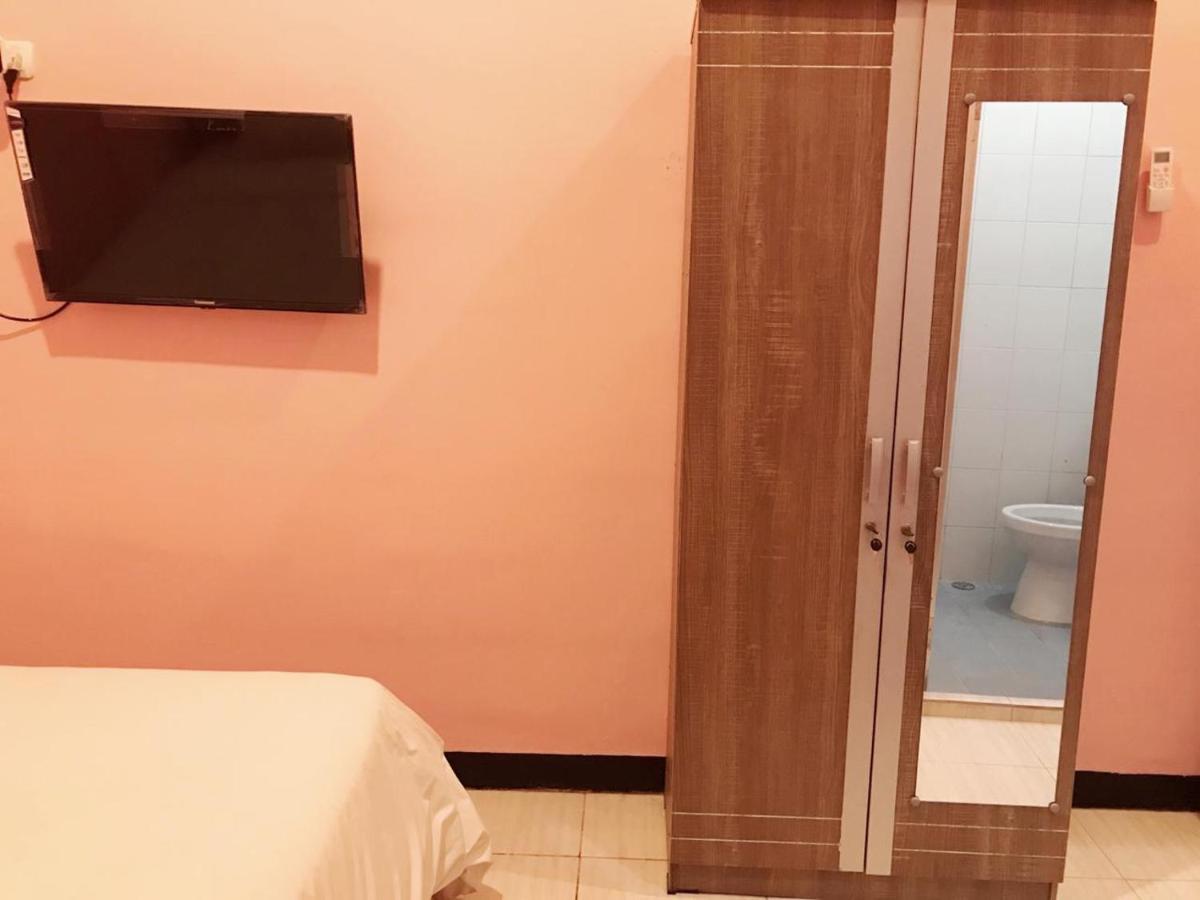 Roomz Budget Residence Semarang Ngoại thất bức ảnh