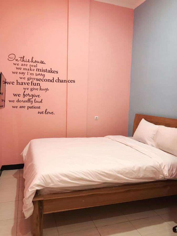 Roomz Budget Residence Semarang Ngoại thất bức ảnh